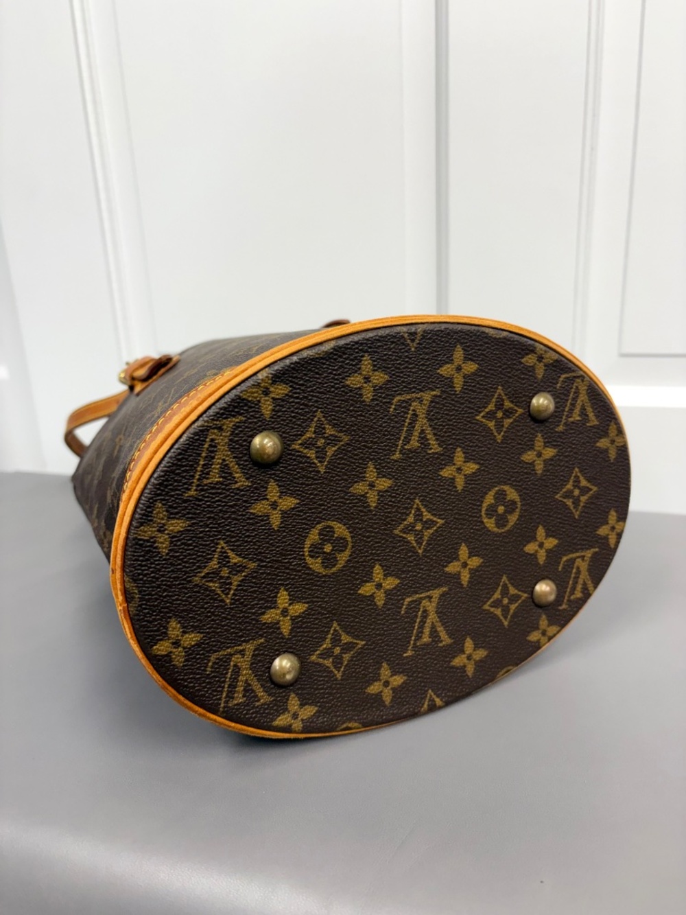 Louis Vuitton Bucket Bag PM Monogram Canvas New Lining - Picture 2 of 11
